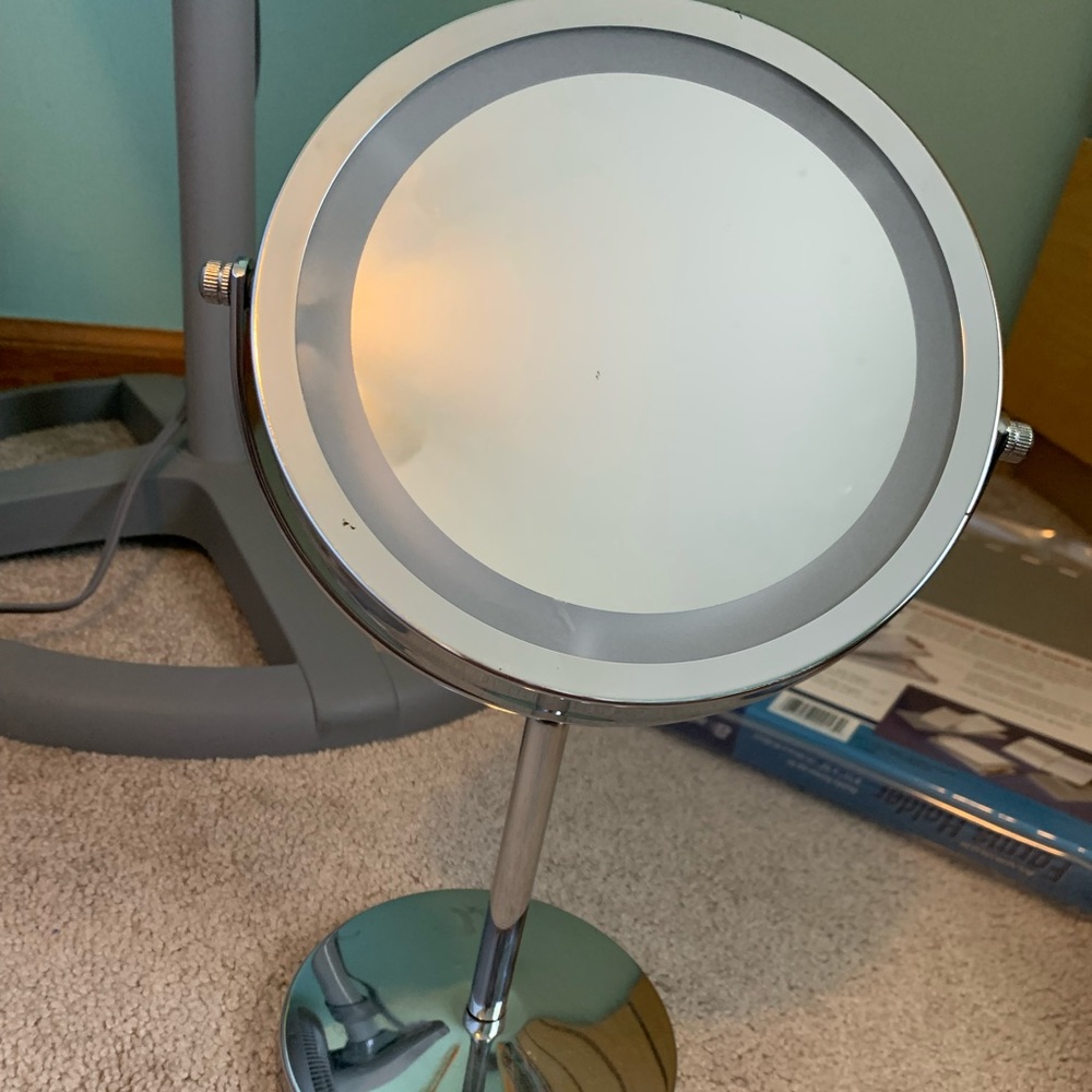 Double sided makeup mirror.